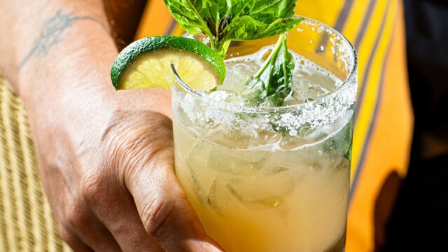 cocktail-at-larks