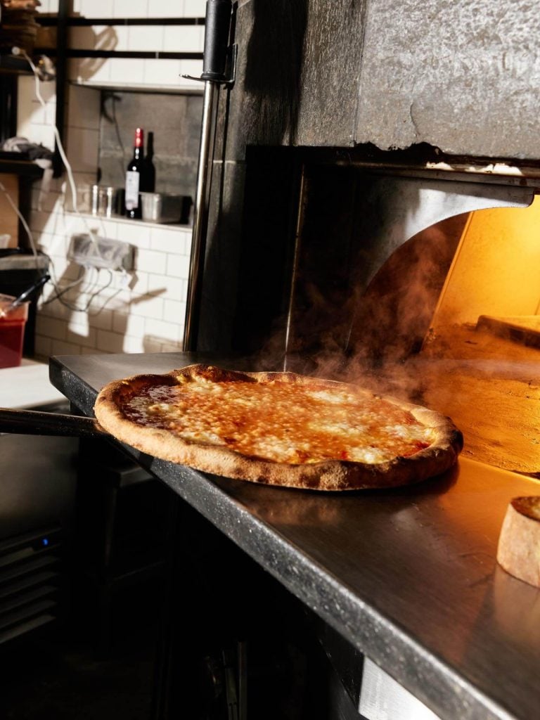 wood-fire-pizza-stoneburner
